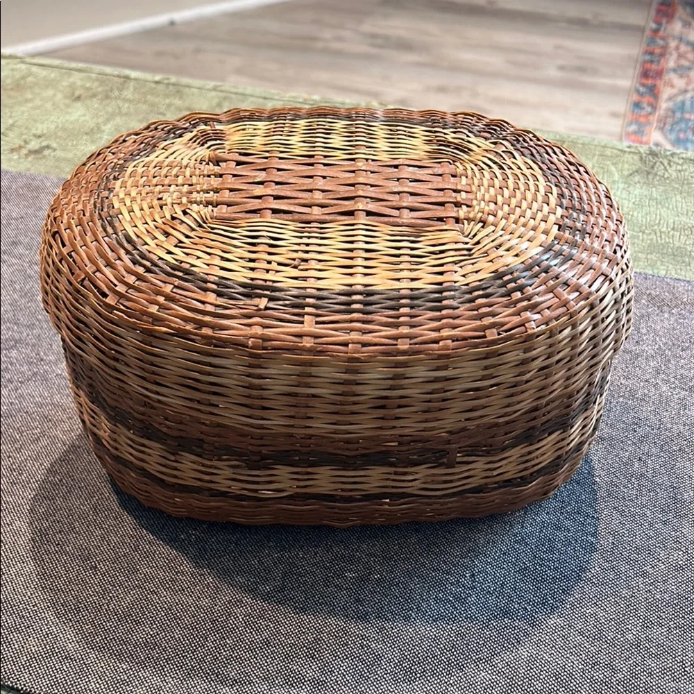 Vintage oblong straw rattan lidded basket